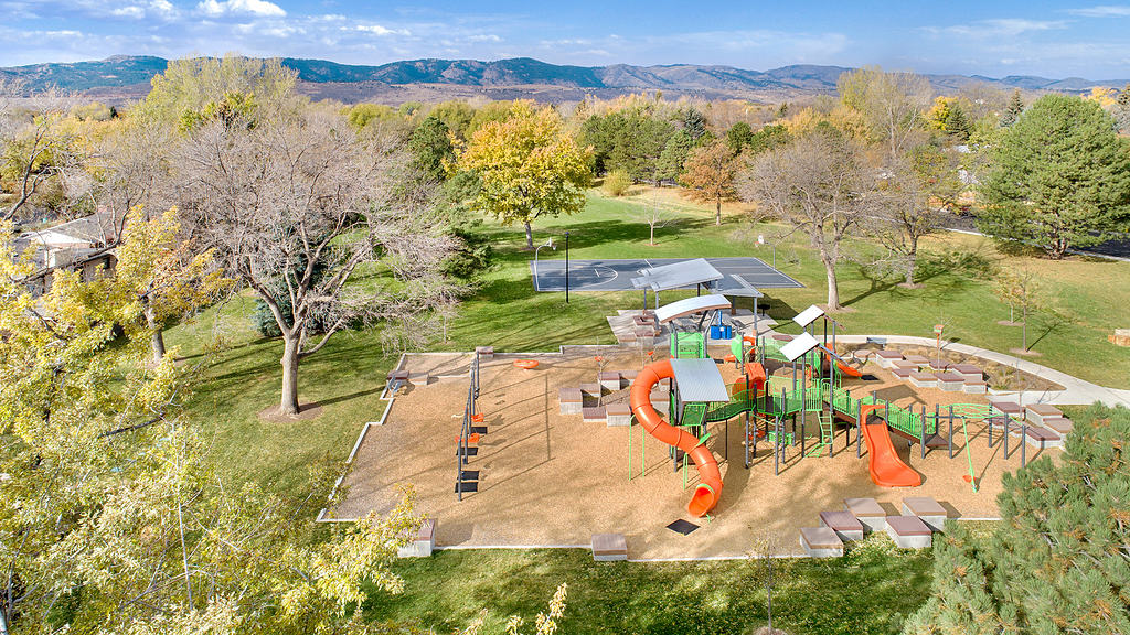 Avery Park Boxwood Photos