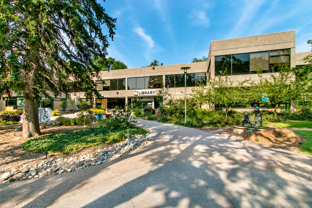 fort-collins-library-boxwood-photos