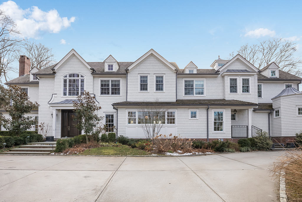 1244 Moores Hill Rd, Syosset Explorify3d