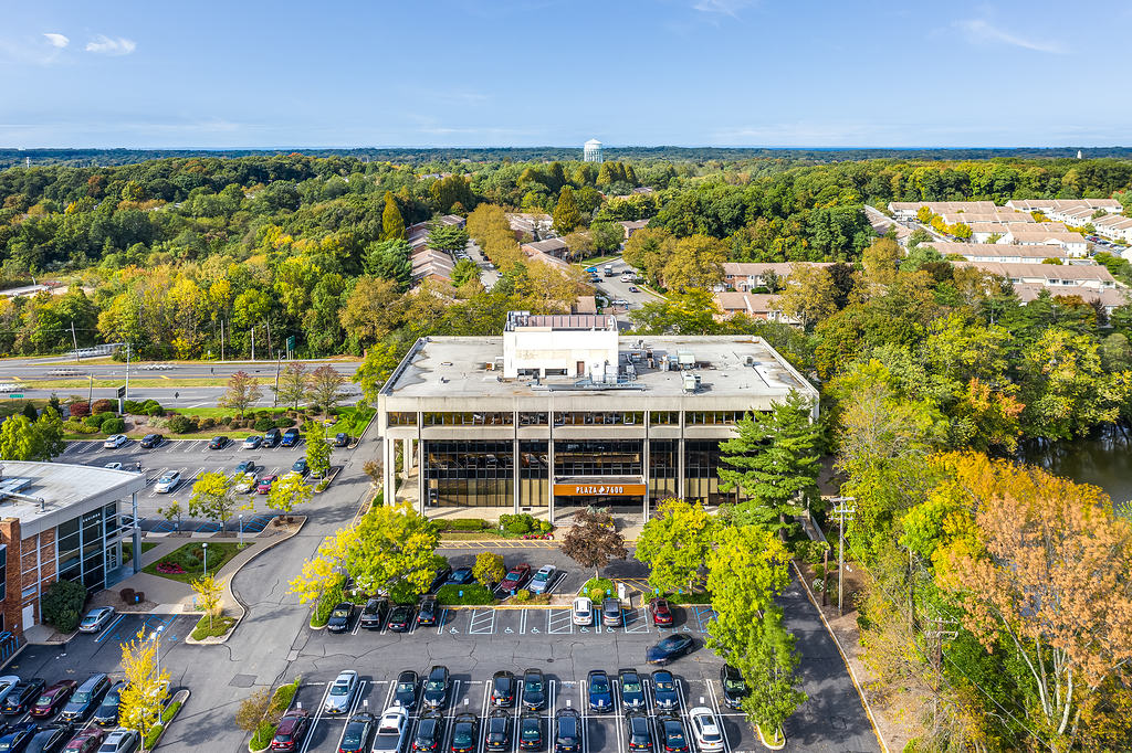 7600 Jericho Turnpike, Woodbury Explorify3d