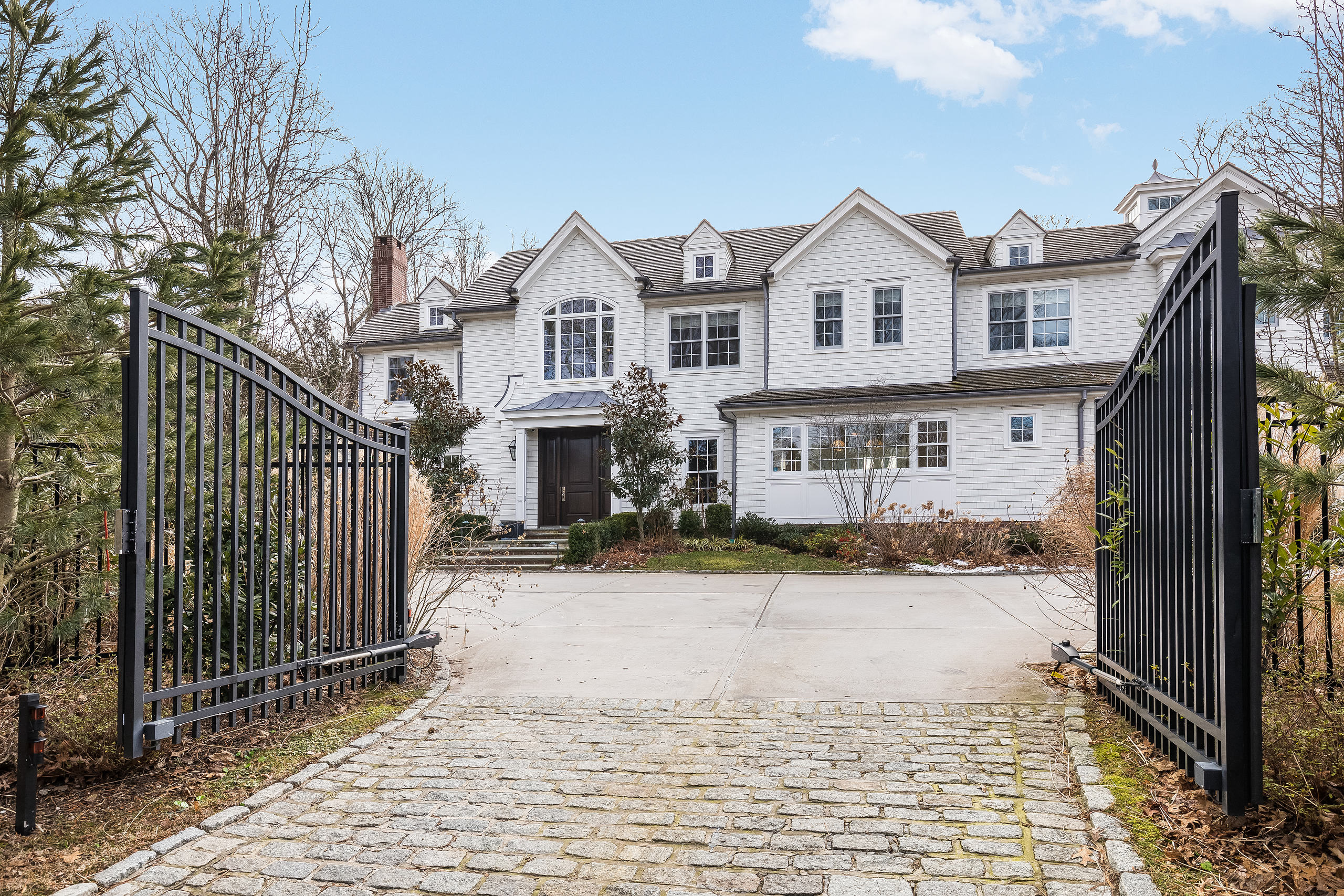1244 Moores Hill Rd, Syosset Explorify3d