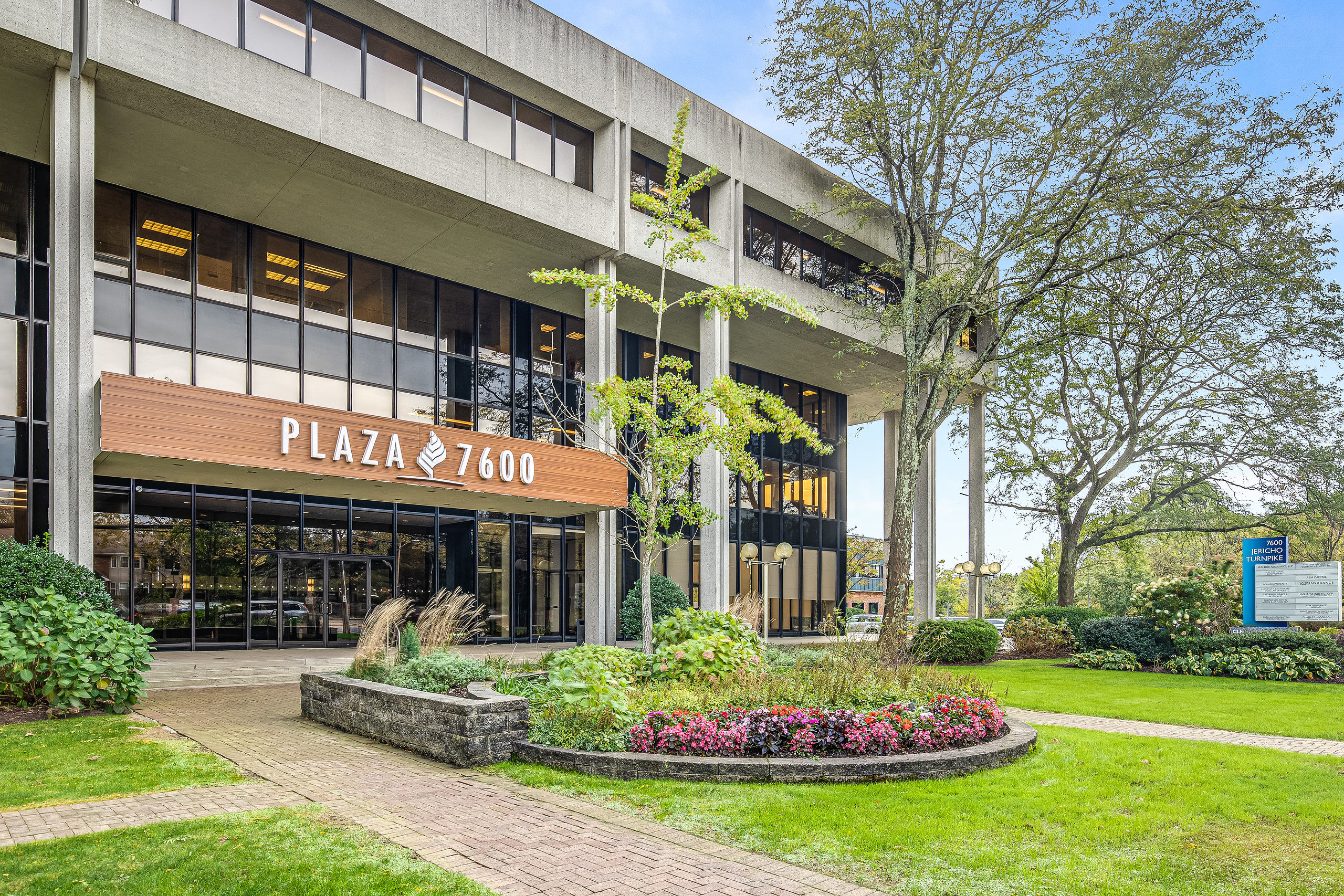 7600 Jericho Turnpike, Woodbury Explorify3d