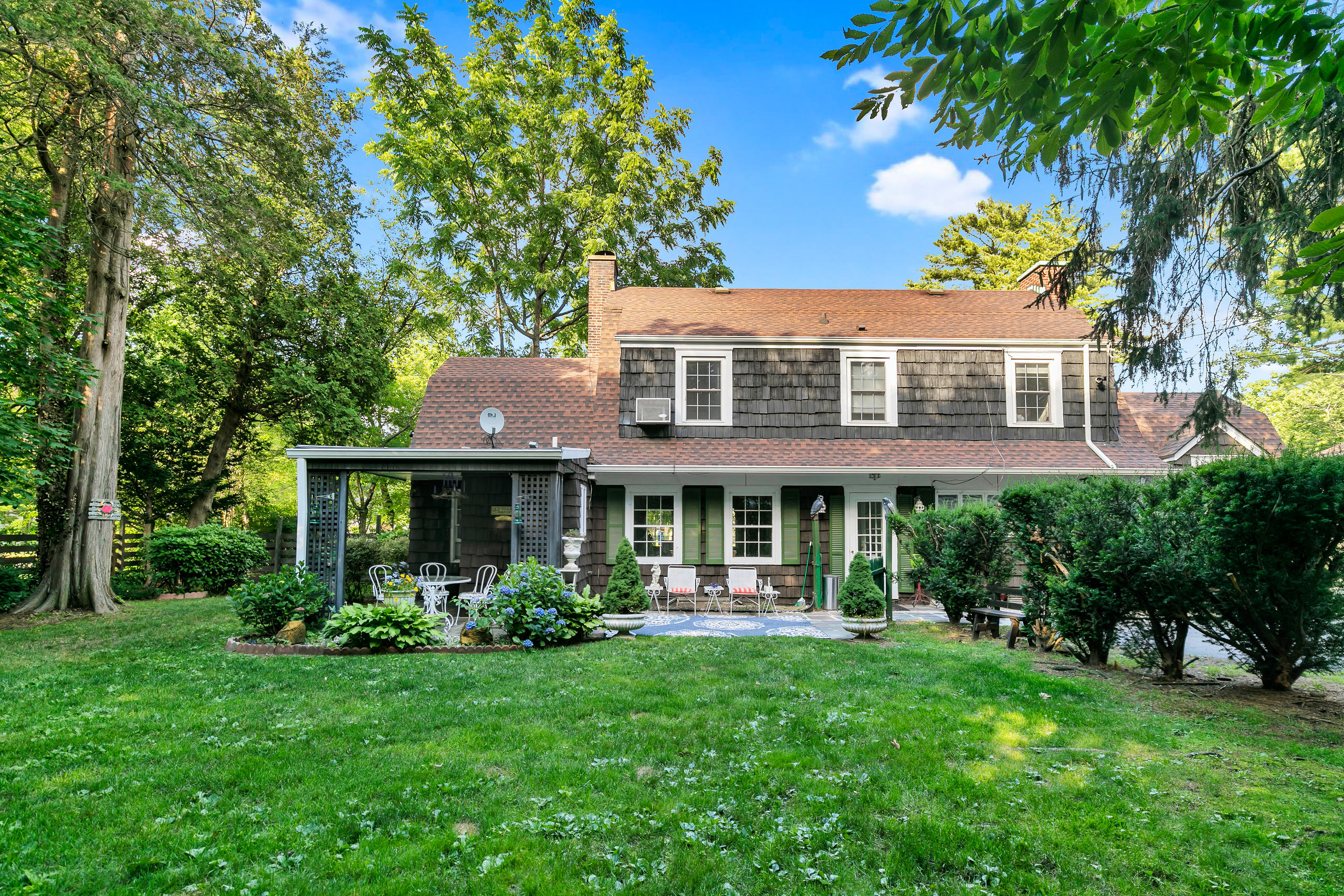 237 Cathedral Ave, Hempstead Explorify3d