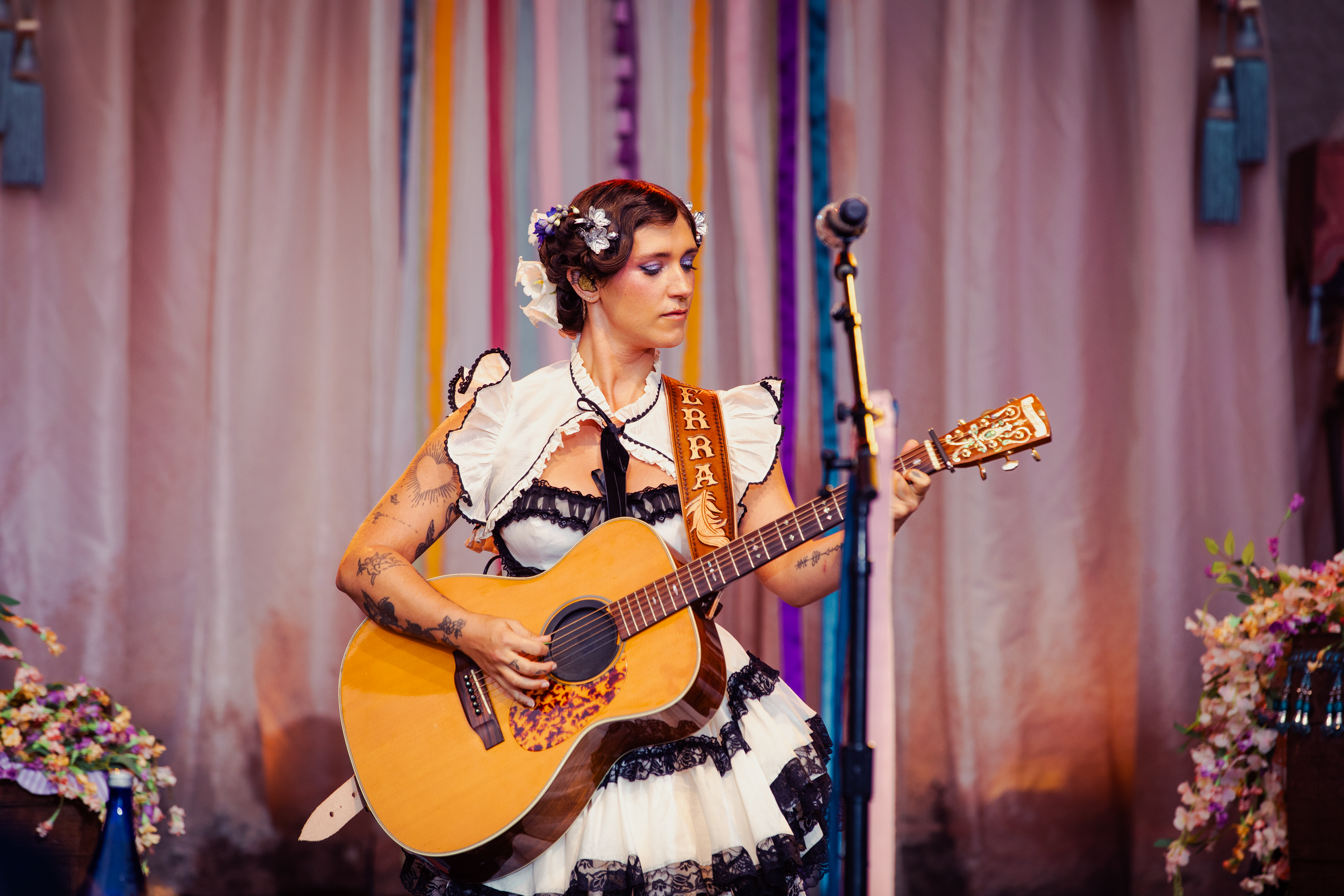 _26_0608_sierra ferrell_eyk-176.png