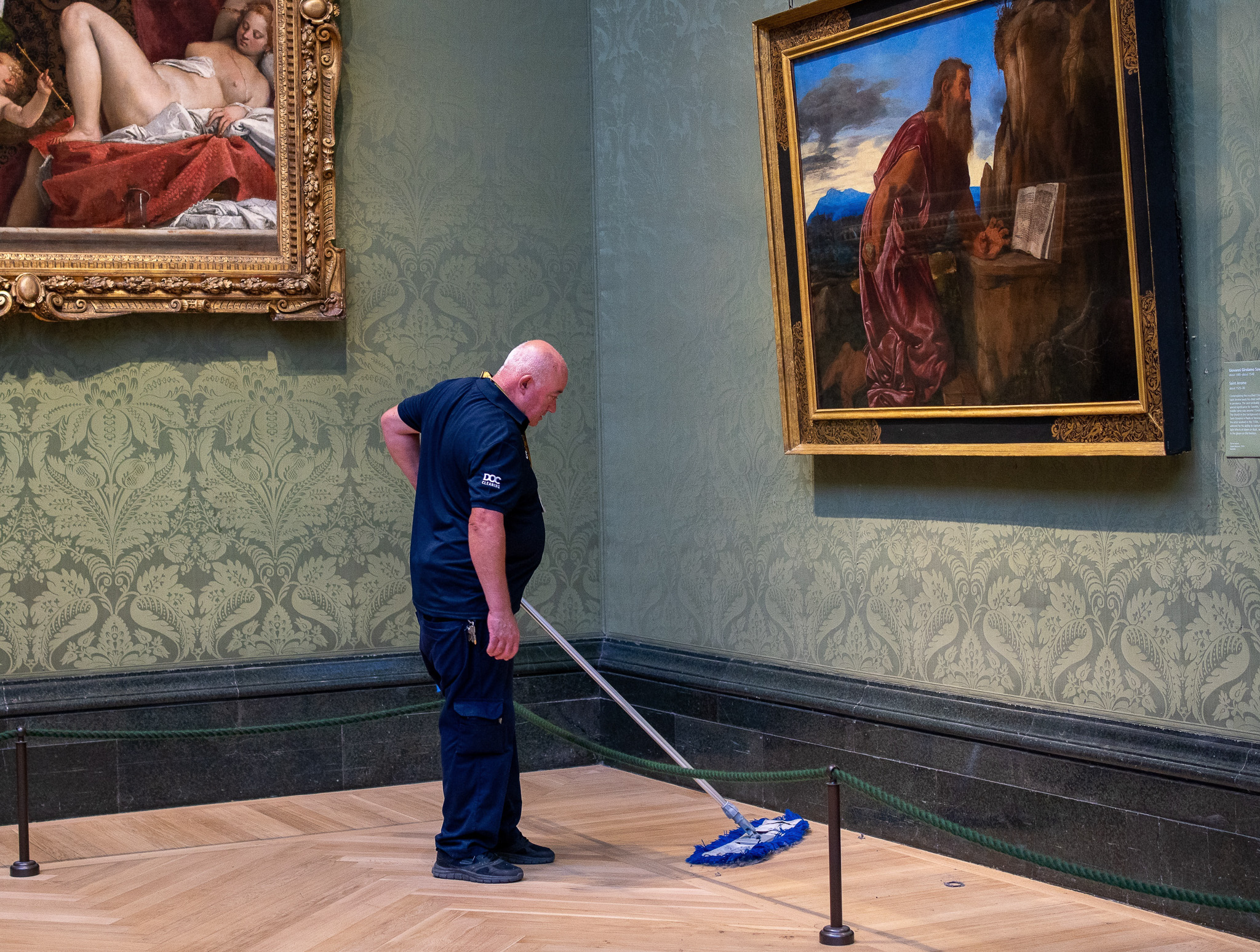 Near Closing Time at the National Gallery