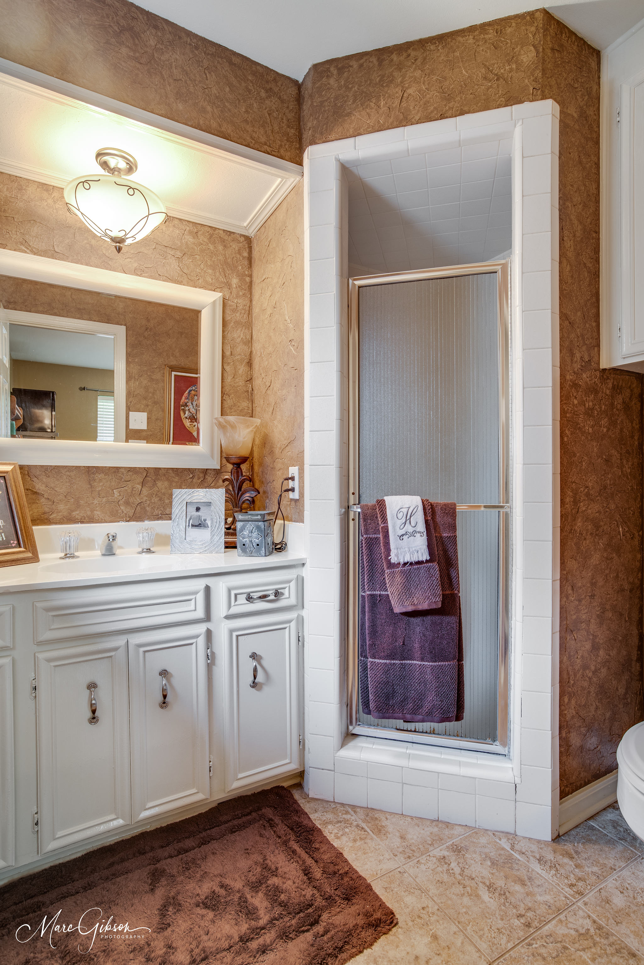 613 Rock Hollow Bathroom | Marc Gibson Photography