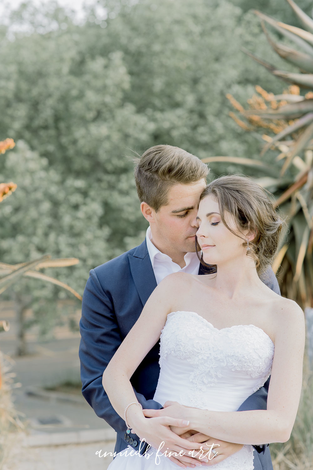 GARRETH AND KIRSTYN PROUT WEDDING AT OLIVES 7 PLATES WITS anniedb